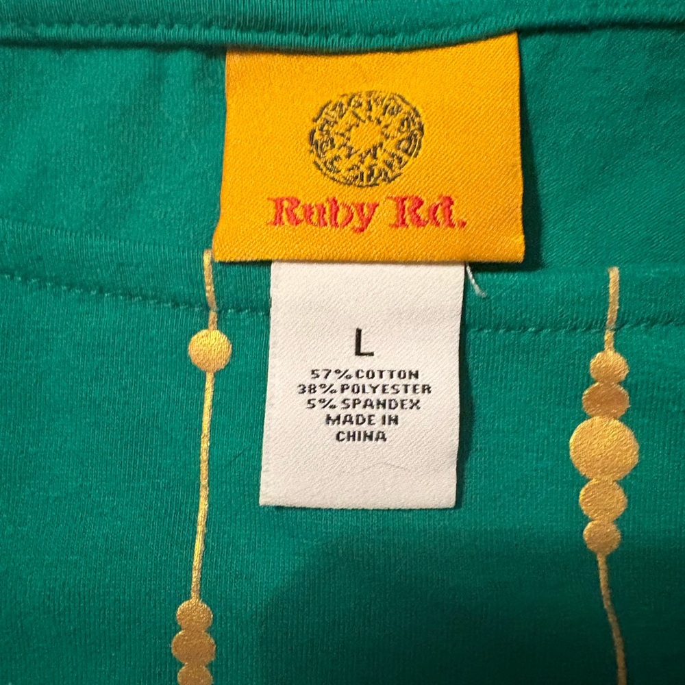 Ruby Rd Women’s Holiday Top - Picture 3 of 8